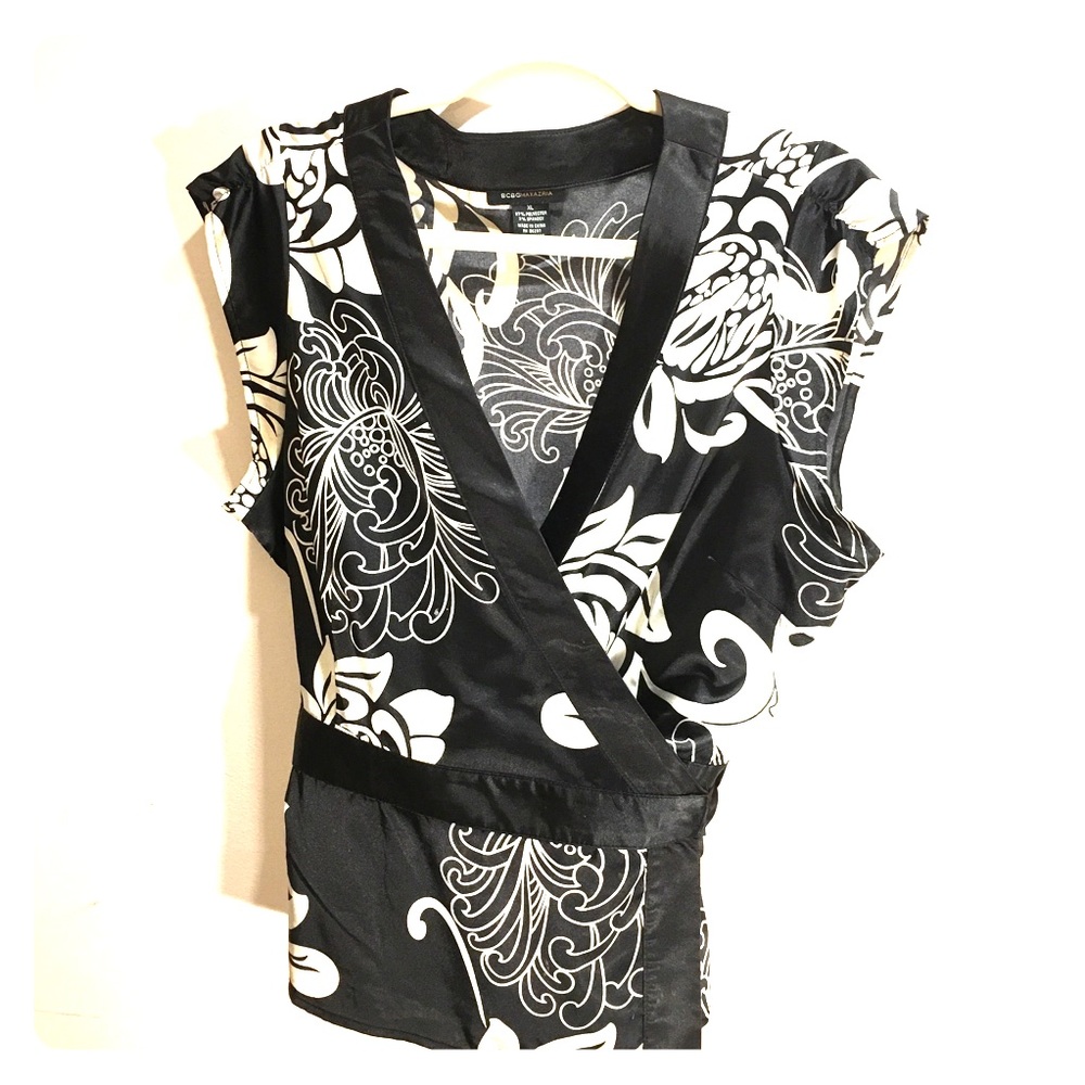 BCBG maxazria wrap around top